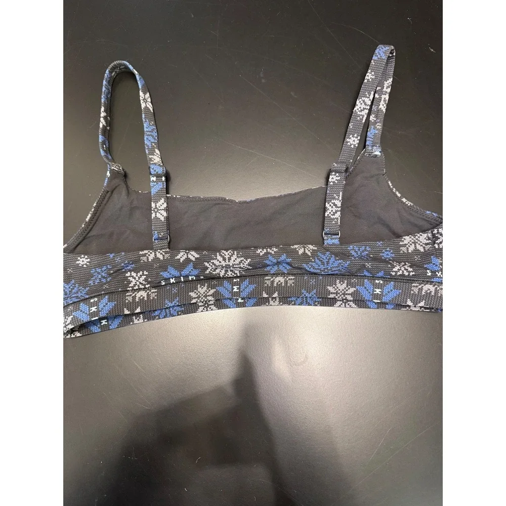 Skims Fits Everybody‎ Scoop Bralette Onyx Blue Snowflake Fair Isle Large NWOT - Picture 2 of 2